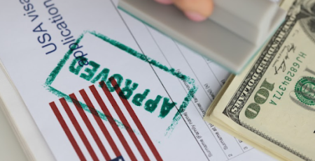 Visto americano sendo aprovado